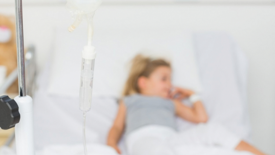 Dete Devojčica u bolnici bolesničkoj postelji bolničkog krevetu