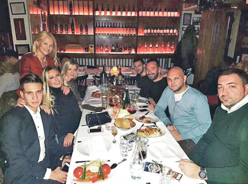 Pevačica okupila porodicu i prijatelje