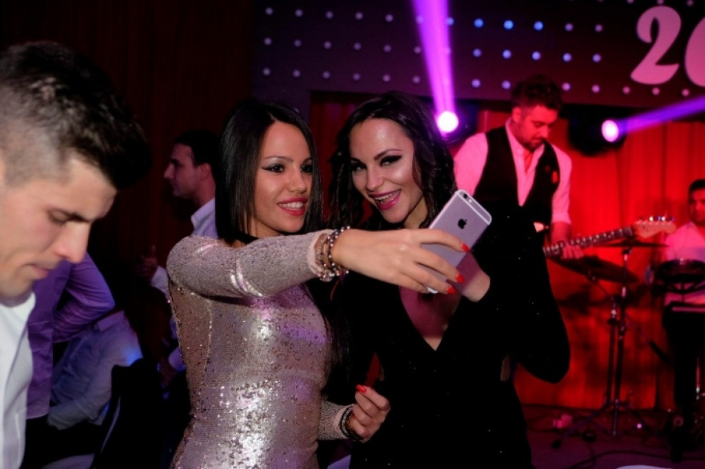 Ružica i Tamara Veljković