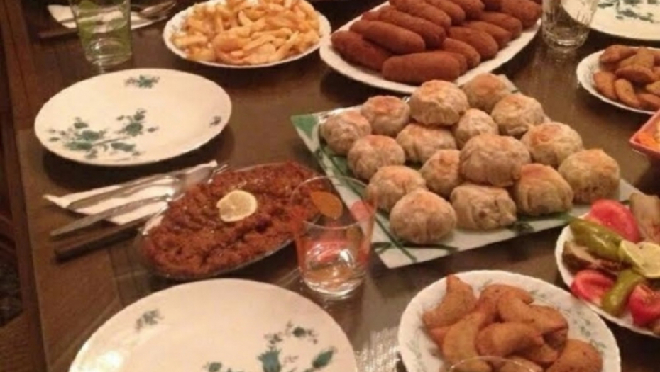 Trpeza u stanu Kasabovih u Alepu