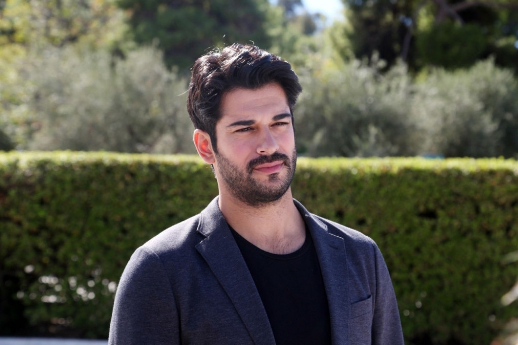 Burak Ozdživit, Bali beg