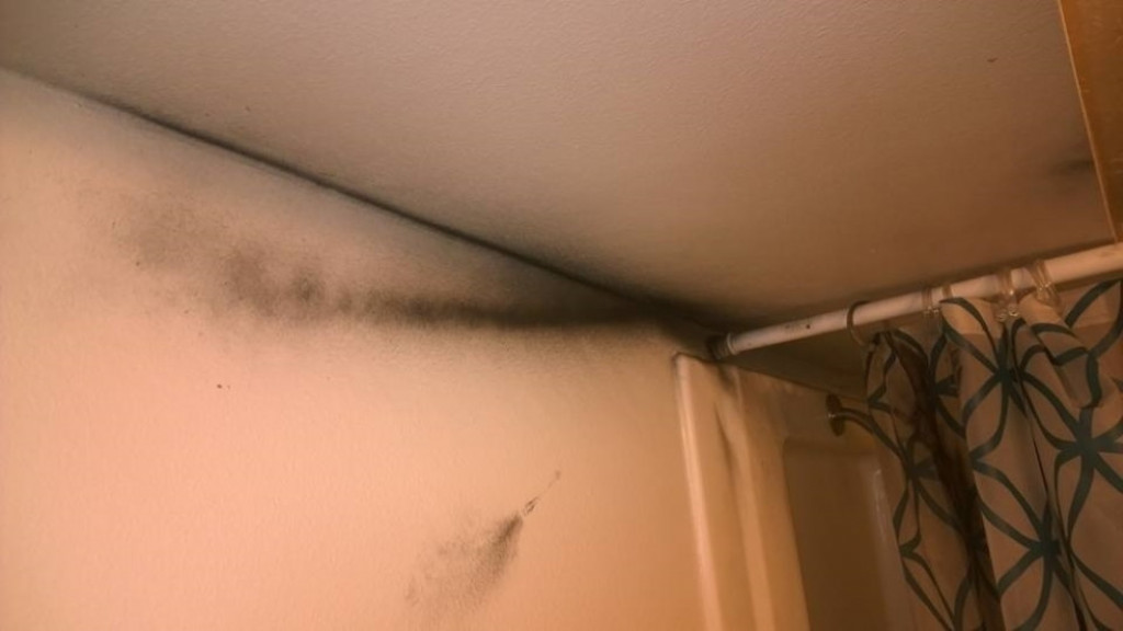 Eksplodirala elektronska cigareta