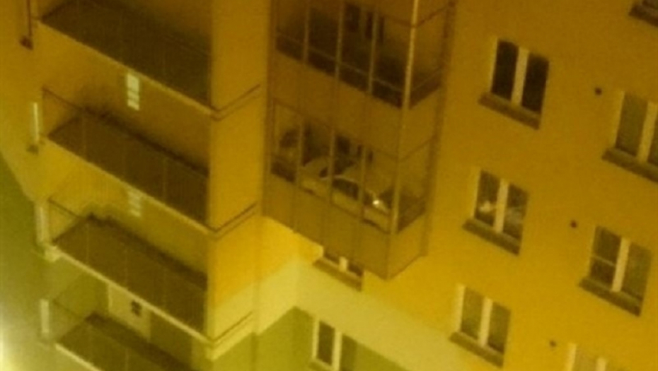 Auto parkiran na terasi