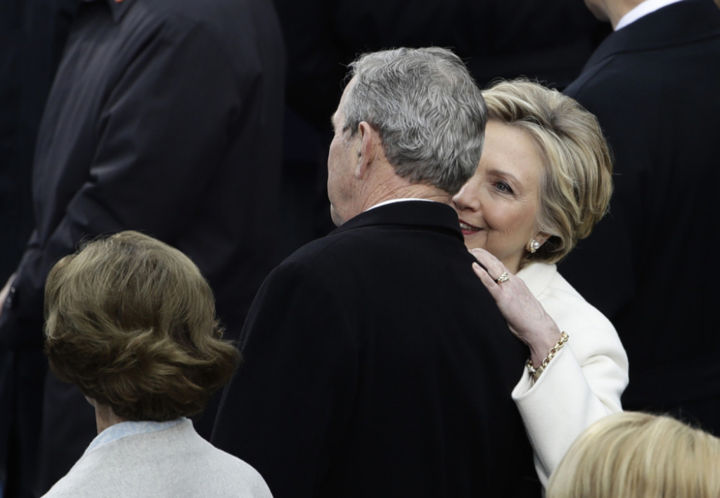 Hilari Klinton, Džordž Buš sa suprugom Laurom