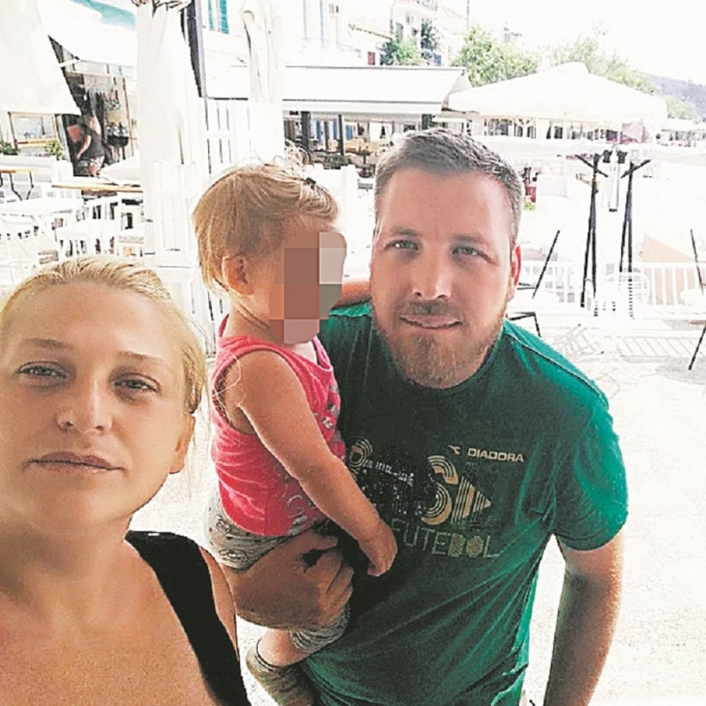 Nataša Aksentijević sa suprugom i ćerkom