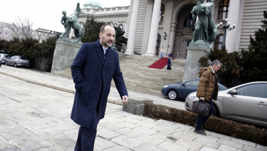 Saša Janković u Skupštini podnosi ostavku