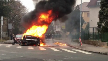 Auto gori u Jerkoviću