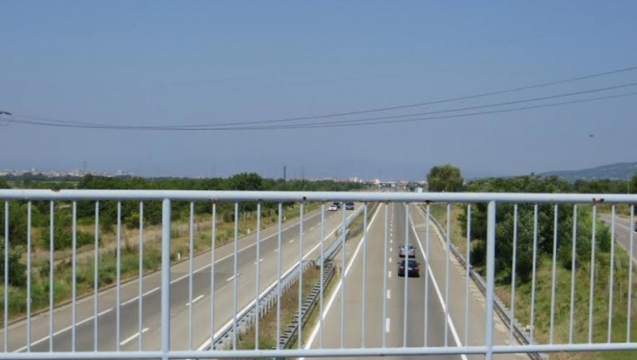 Nadvožnjak sa kog je pala Vanja