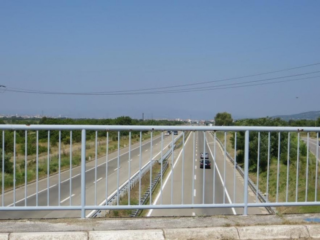 Nadvožnjak sa kog je pala Vanja