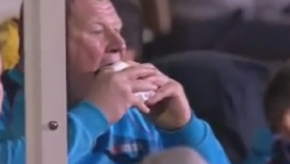 Ispaštaće zbog pite... Golman Satona