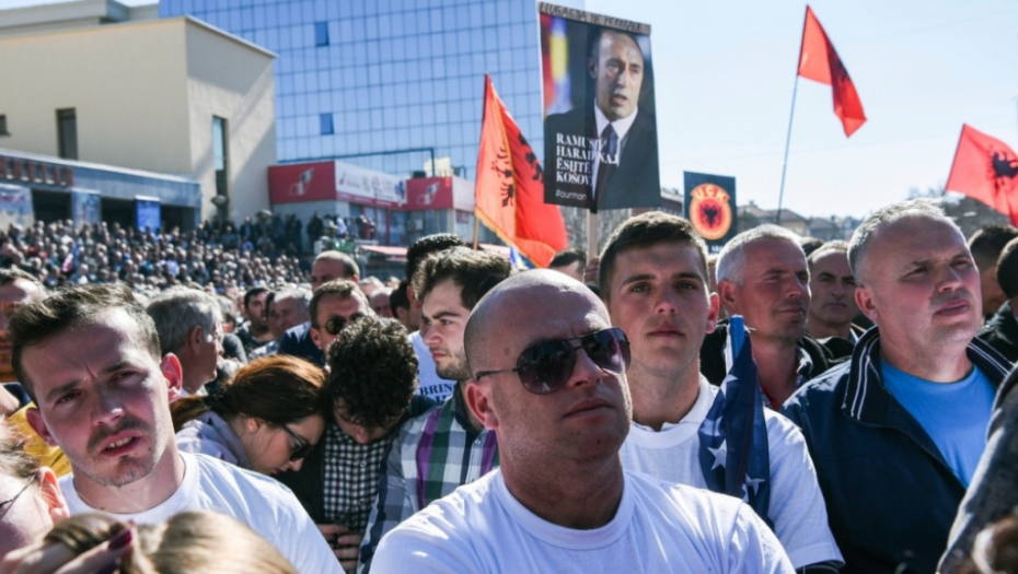 Albanci izašli na ulice da podrže zločinca