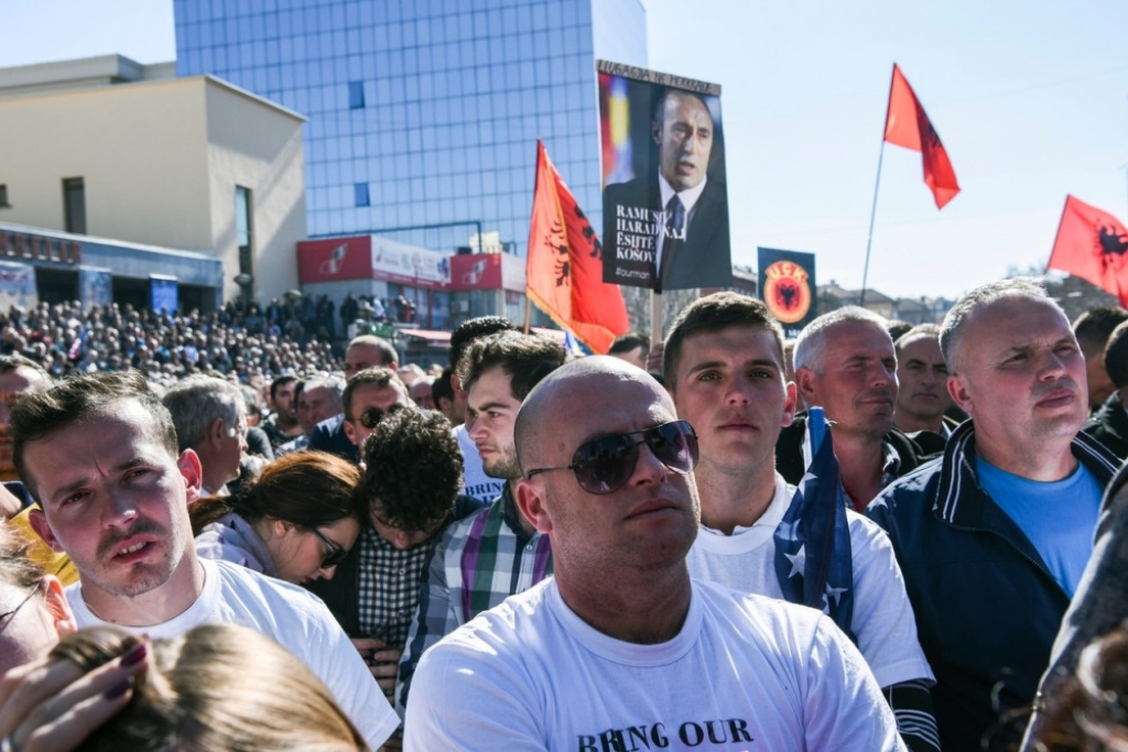 Albanci izašli na ulice da podrže zločinca