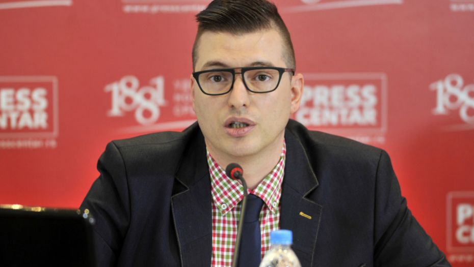 Na kraju će ispasti da nas je Vučić sve pobio