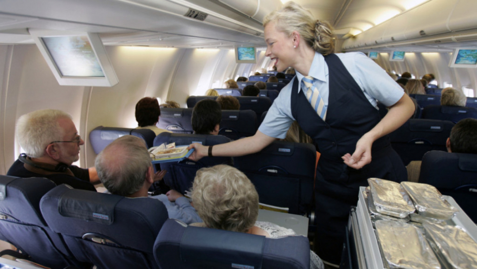 Stjuardesa avion hrana