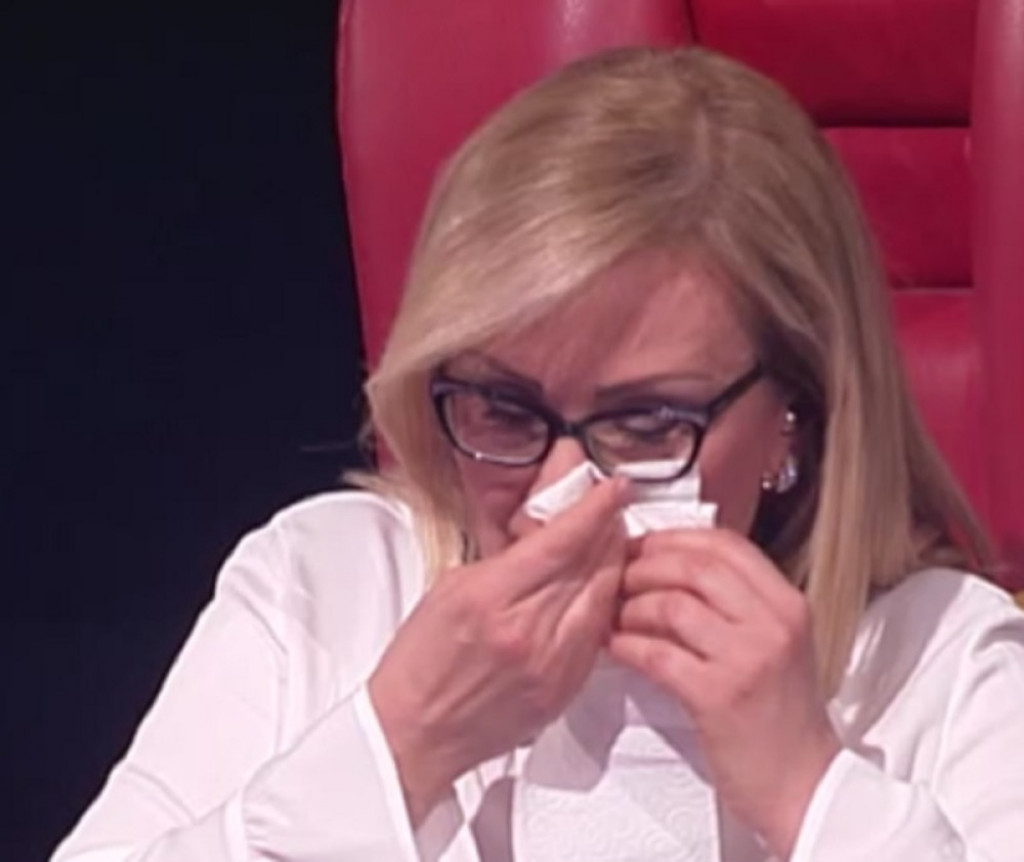 Leontina u suzama posle Tatjaninog nastupa