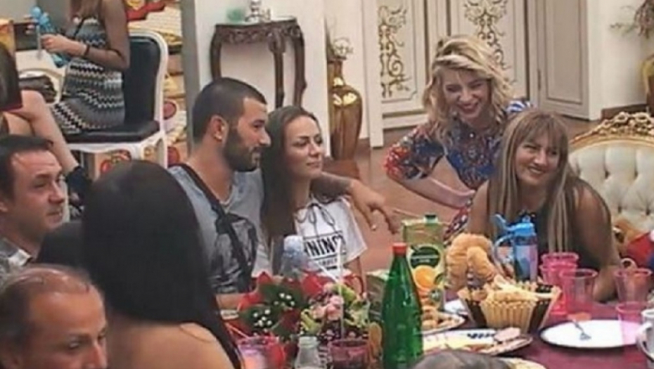 Veselje u "Parovima"