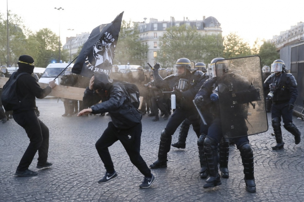 Sukobi demonstranata i policije