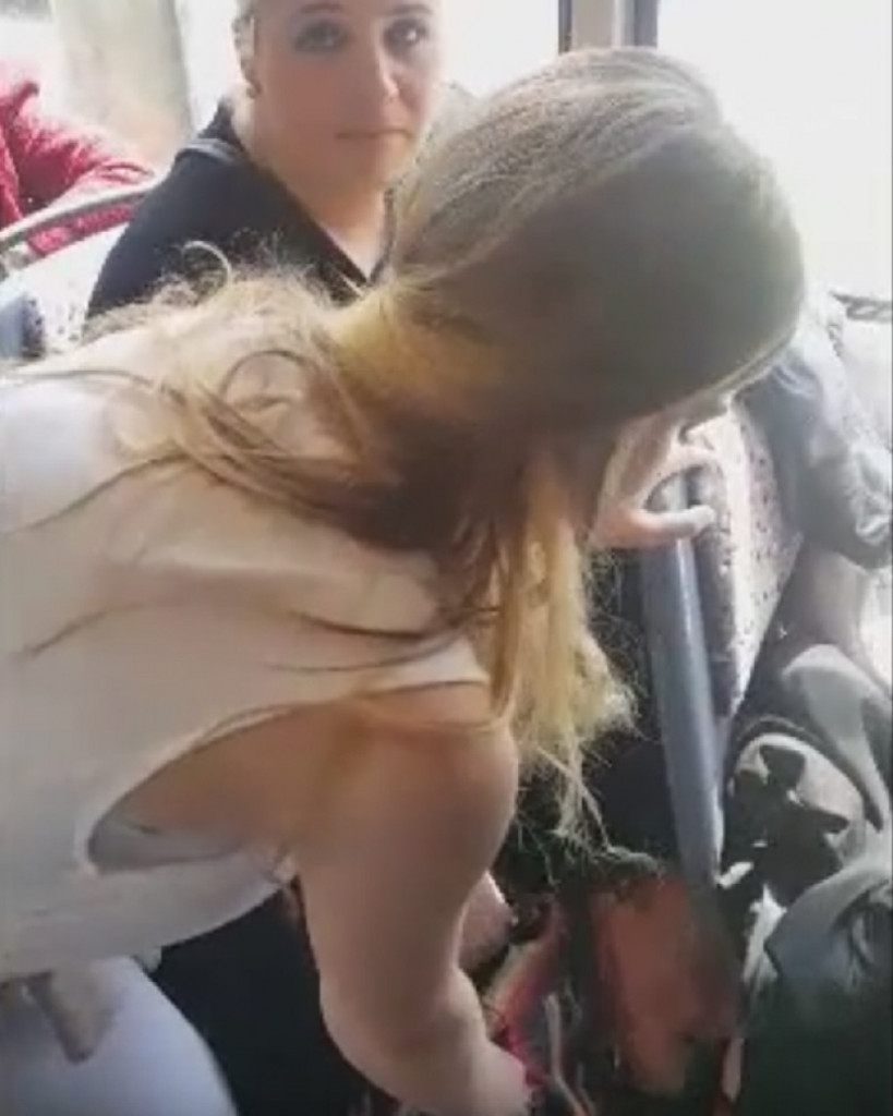 Devojka savladala džeparoša u tramvaju