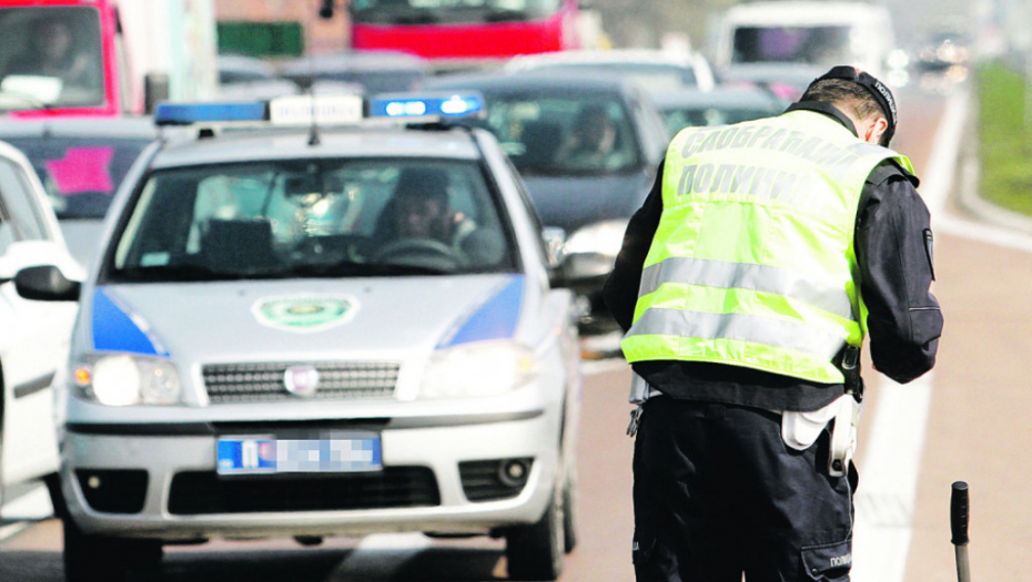 Policija saobraćajac saobraćajna nesreća