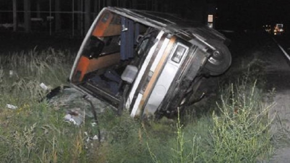 Autobus se prevrnuo na putu Kraljevo-Čačak
