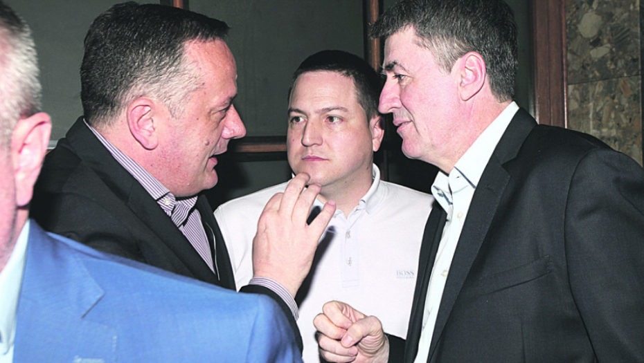 Branko Ružić sa kolegama iz stranke