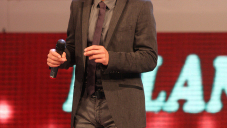 Mikrofon i čašica idu zajedno