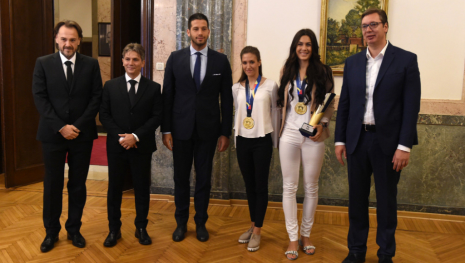 Aleksandar Vučić, Milica Mandić i Vanja Stanković