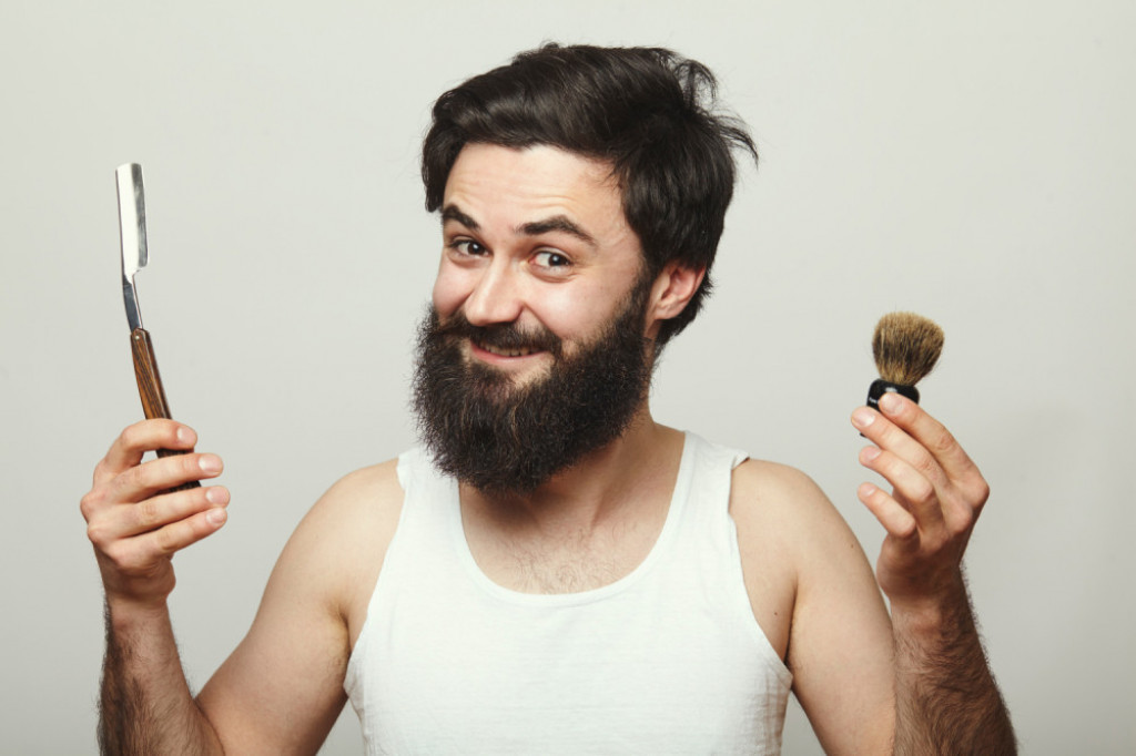 Brijanje brada muškarac