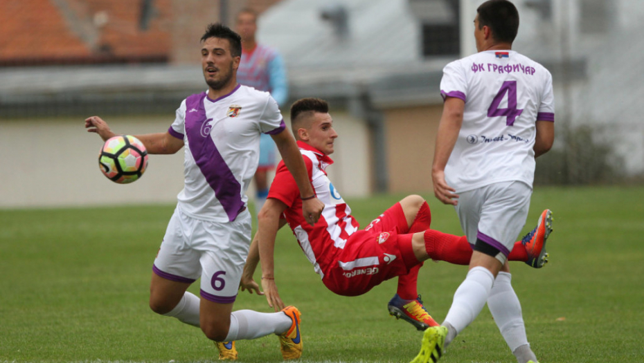 Vučićević u "sendviču" sa Radojevićem i Selakovićem