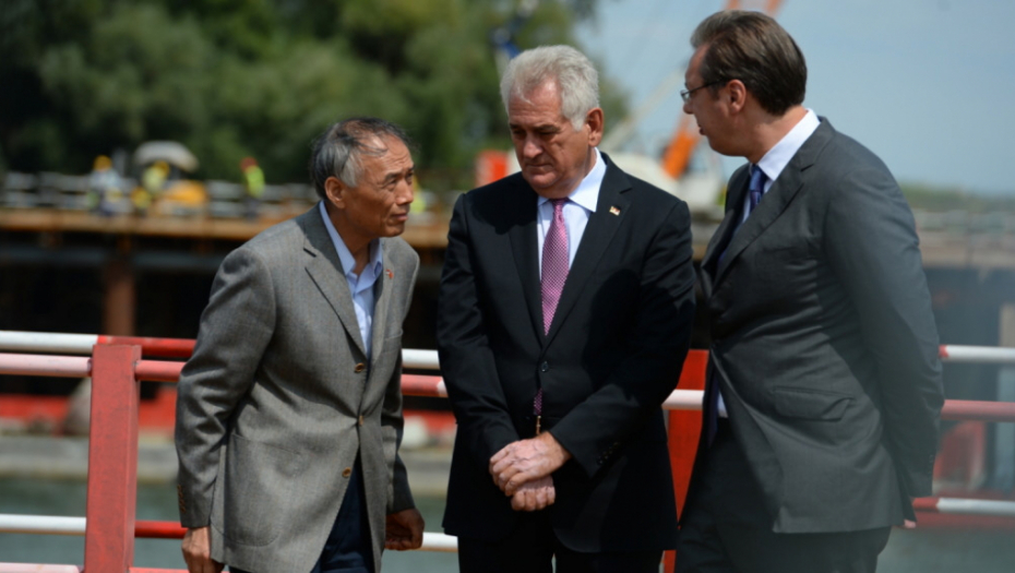 Predsednik Vučić obišao radove na Koridoru 11