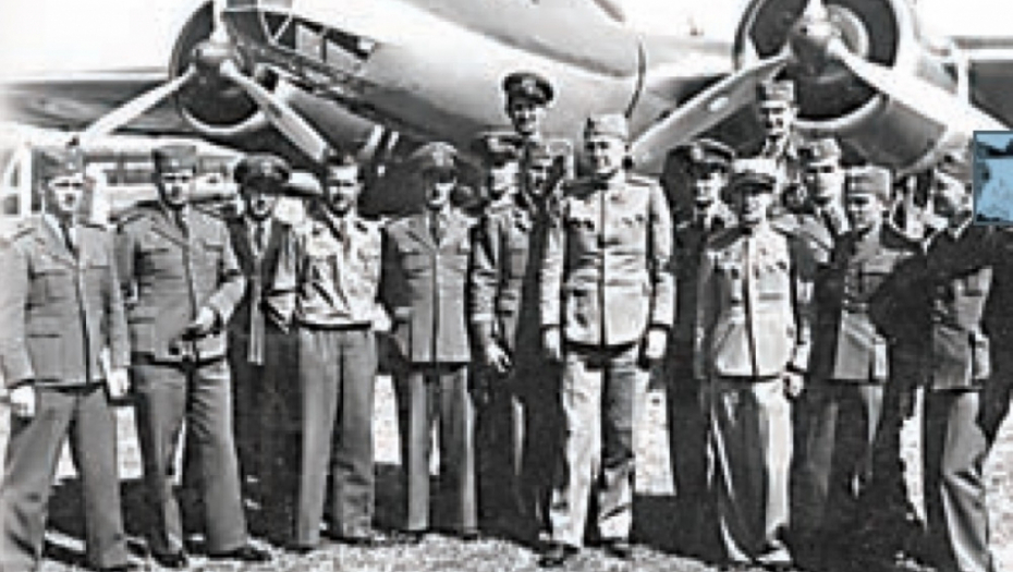 Piloti pored aviona tipa dornije