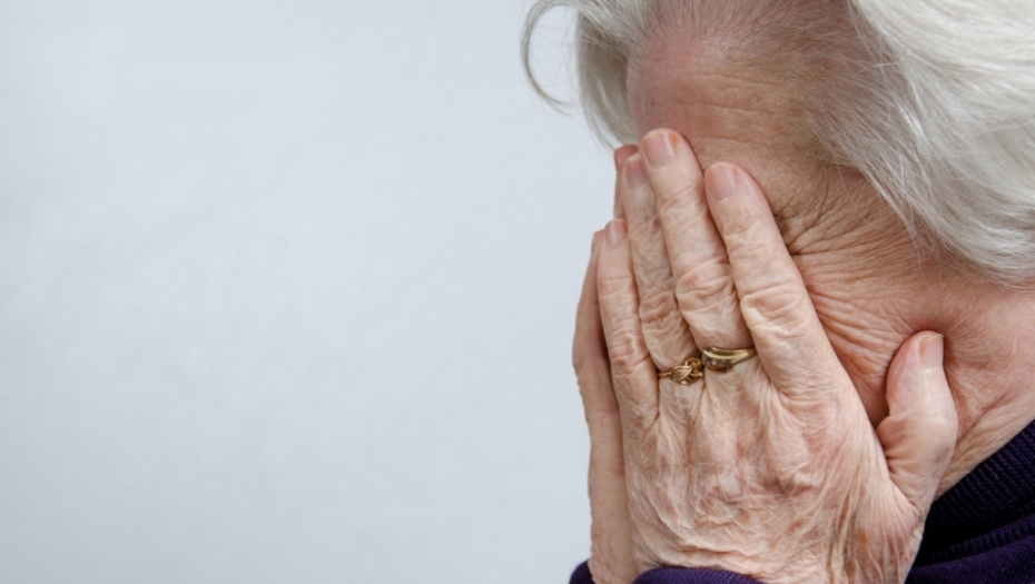 Žena plač tužna stres plakanje tragedija