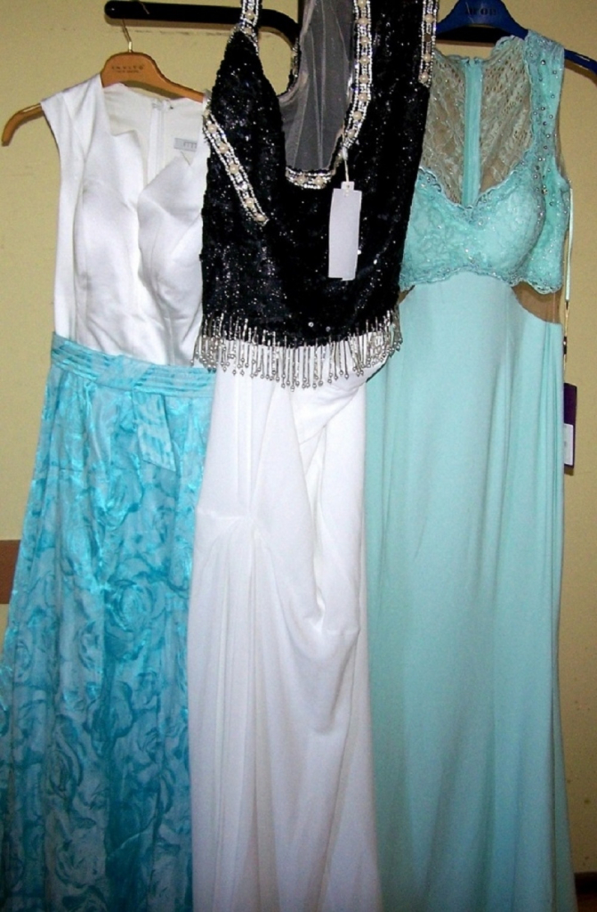 Zaplenjene svečane haljine