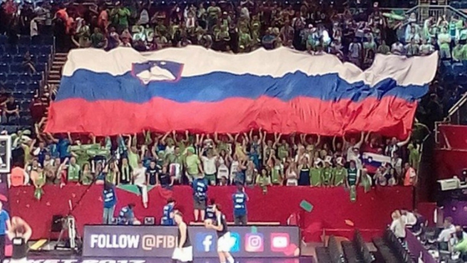 zastava Slovenije u Sinan Erdemu