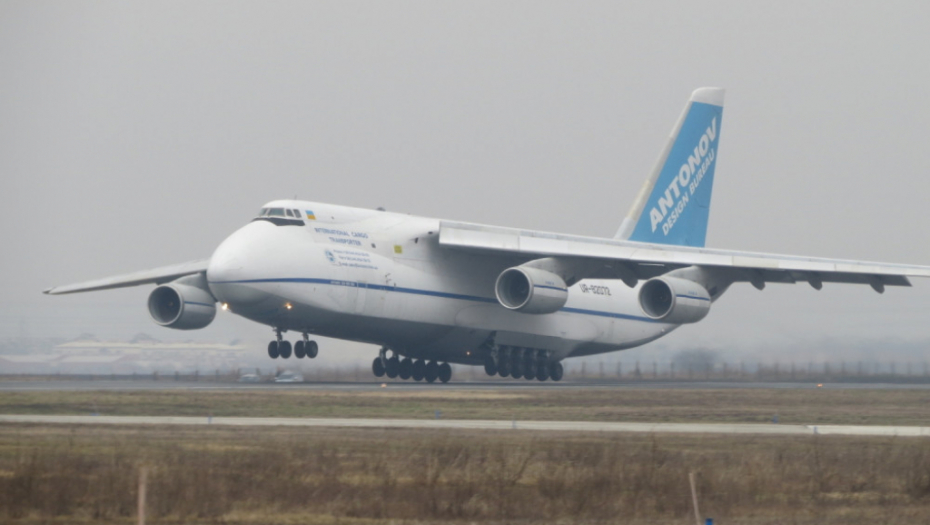 Antonov transportovao migove u Batajnicu