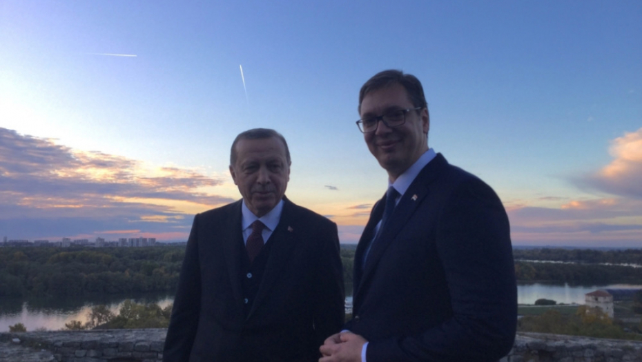 Vučić i Erdogan sa delegacijama u šetnji Kalemegdanom
