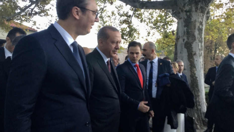 Vučić i Erdogan sa delegacijama u šetnji Kalemegdanom