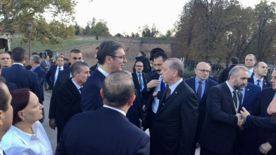 Vučić i Erdogan sa delegacijama u šetnji Kalemegdanom