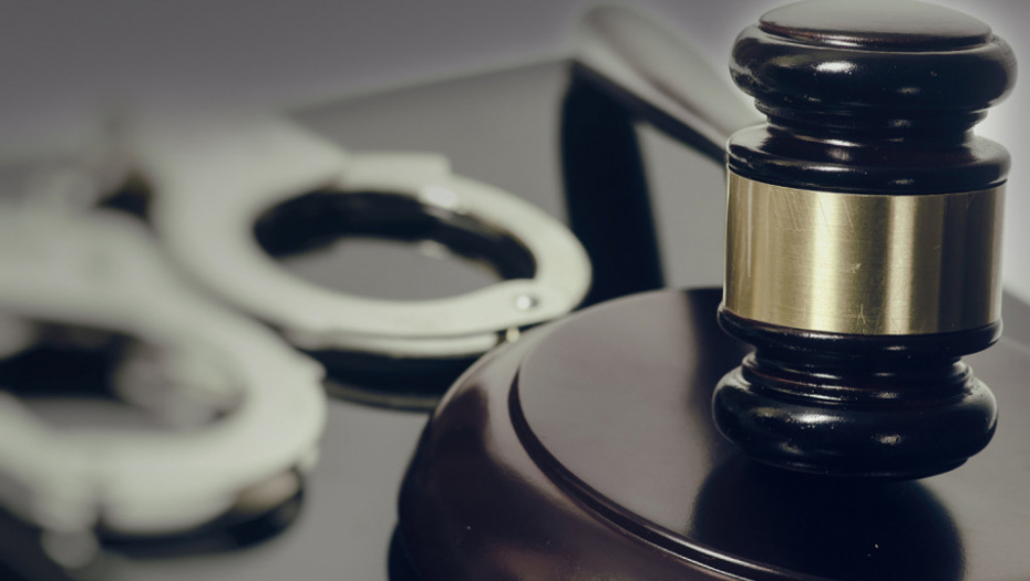 Hapšenje, ubistvo, sud