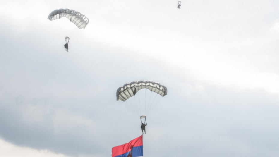 Dan vojnih padobranaca obeležen u Nišu