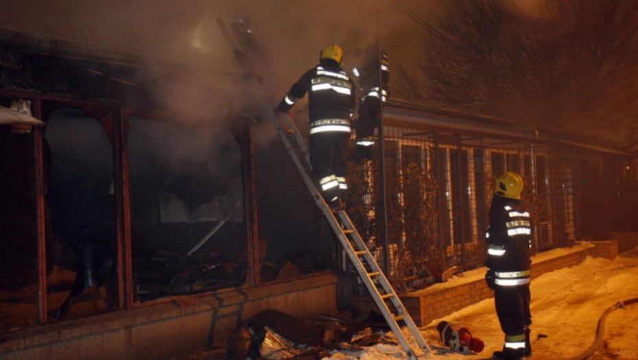 Vatrogasci požar vatra