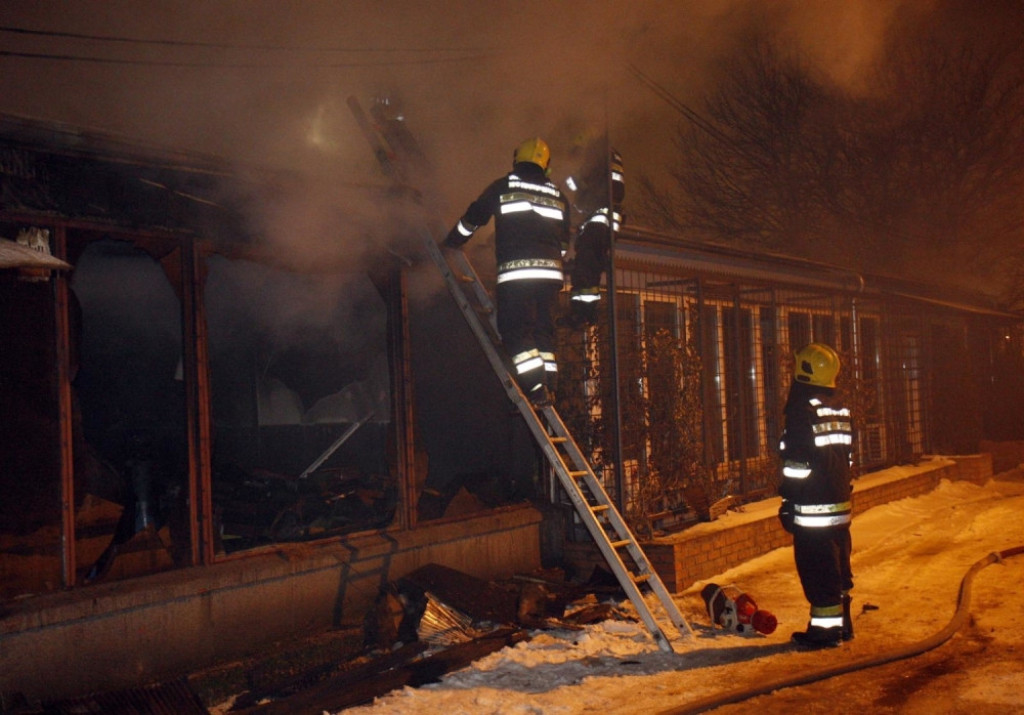 Vatrogasci požar vatra