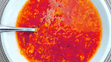 Paradajz čorba sa tikvicama i piletinom