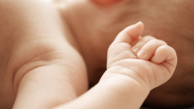 Beba prevremeno rođena beba