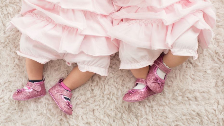 Bliznakinje, devojčice, bebe, deca