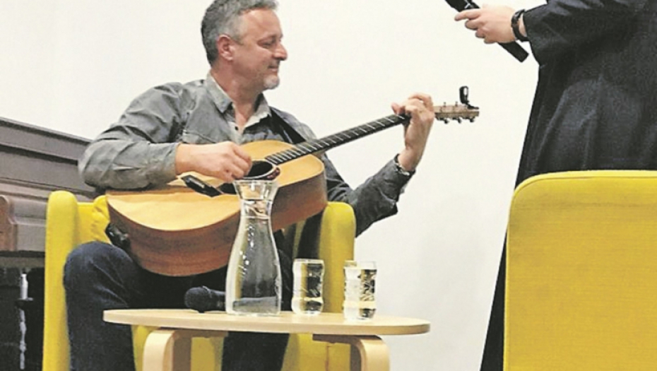 Tompson na predavanju