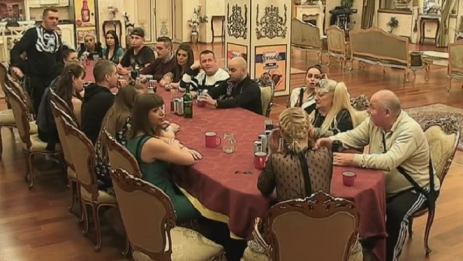 Parovi, Happy, Youtube