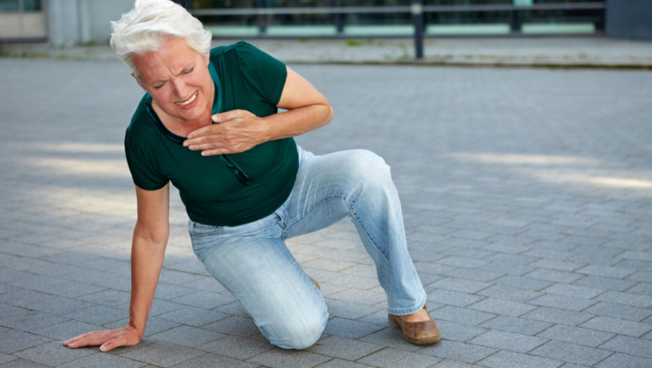 Infarkt bolovi napad loše smrt srce nesvest