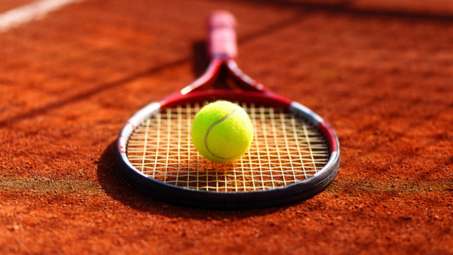 Tenis loptica reket teniska loptica