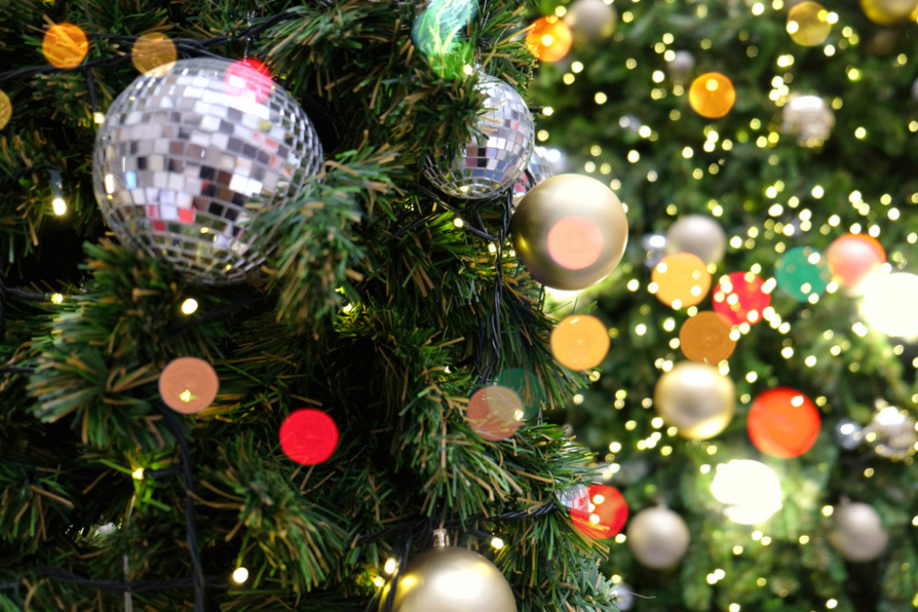 nova godina, proslava, božić, dekoracija, ukrasi, svetiljke